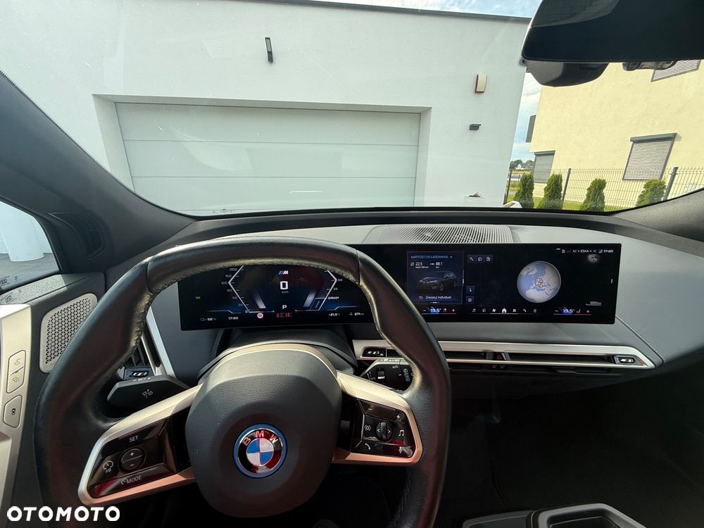 BMW iX - 6
