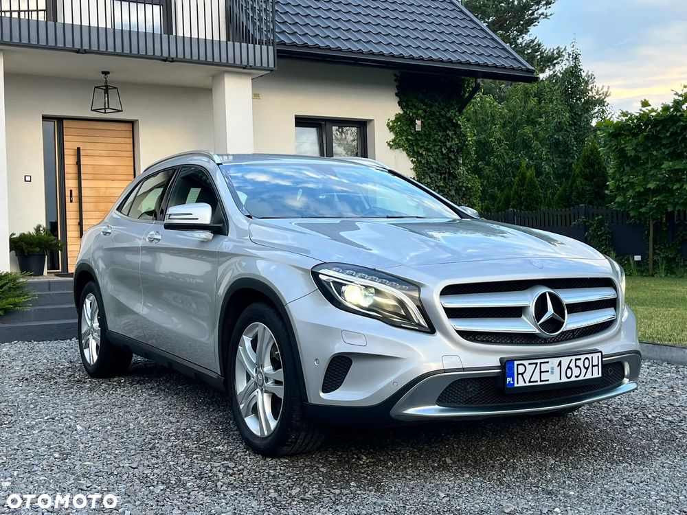 Mercedes-Benz GLA 180 - 6