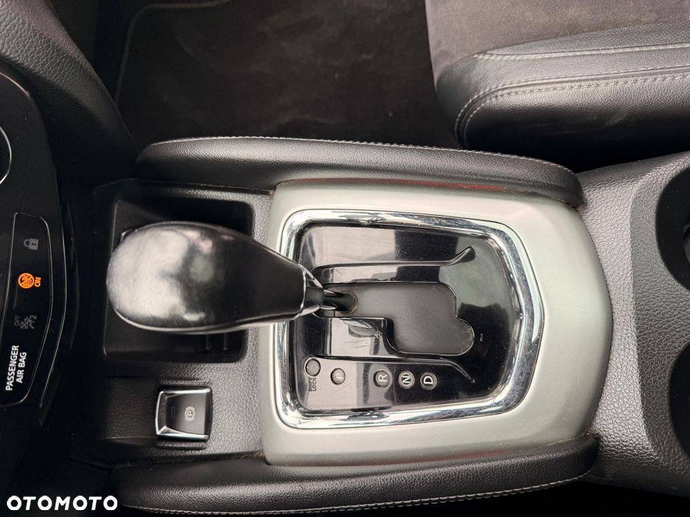 Nissan Qashqai 1.6 DCi N-Connecta Xtronic - 22