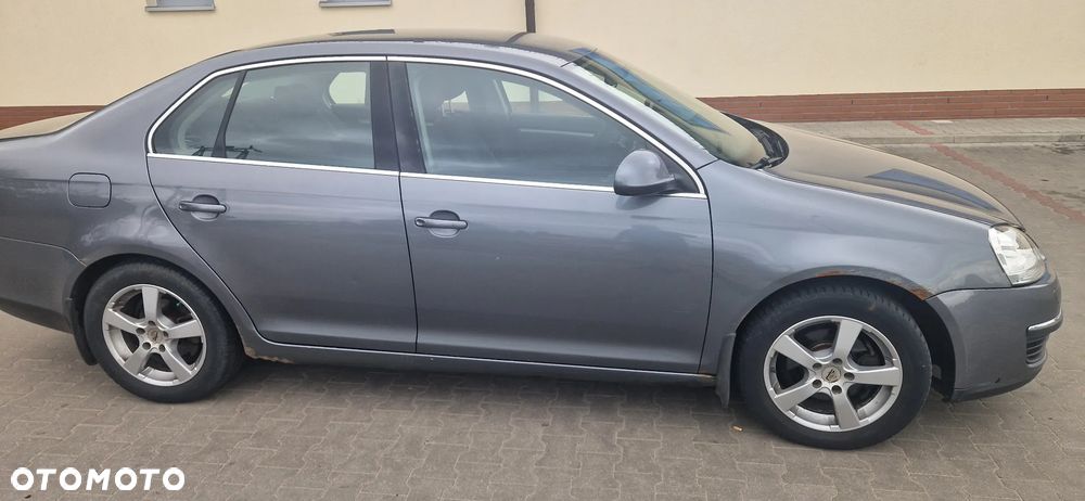 Volkswagen Jetta 1.9 TDI Trendline - 3