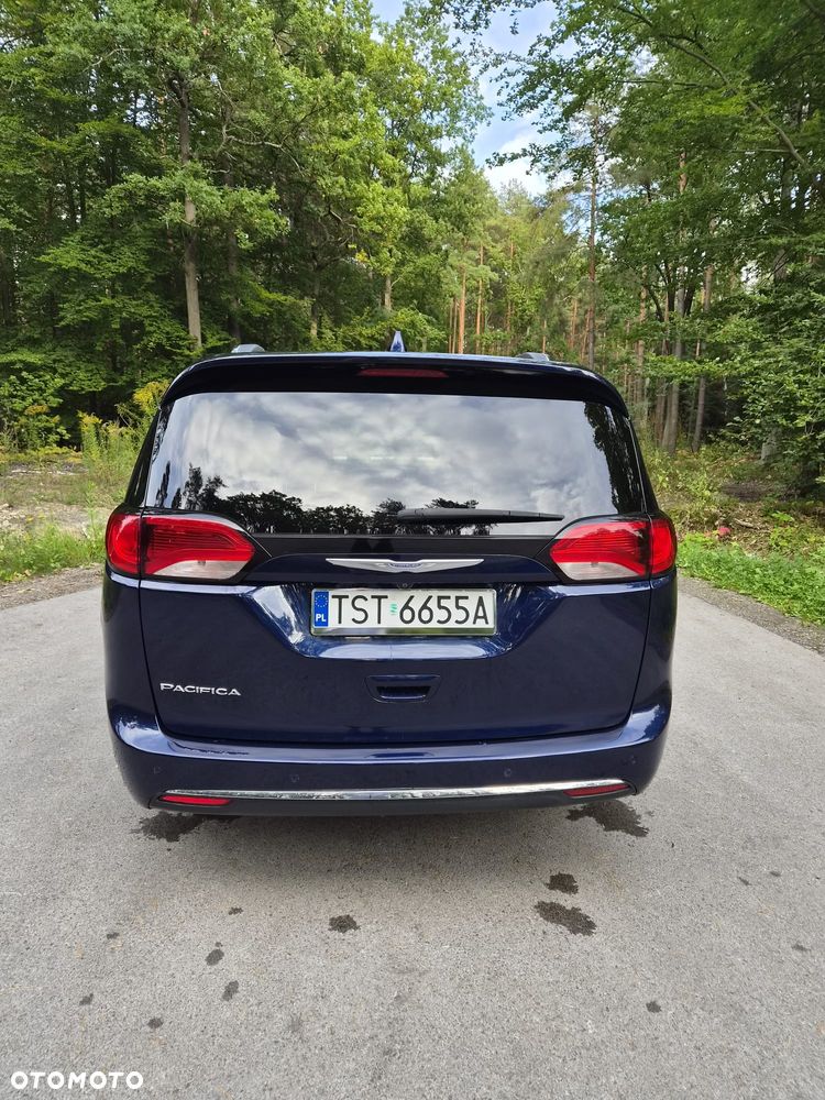 Chrysler Pacifica - 5