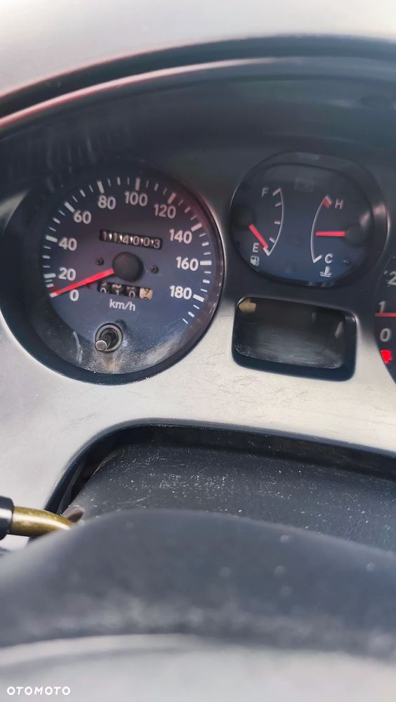 Toyota RAV4 2.0 GLi - 8