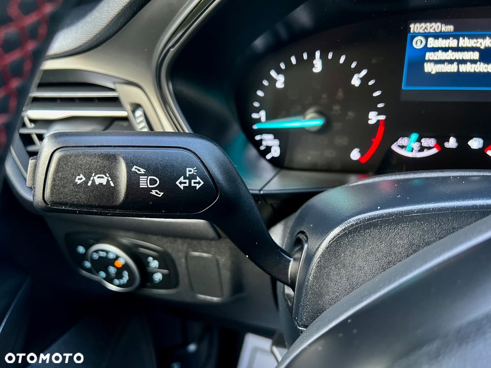 Ford Focus 1.5 EcoBlue Start-Stopp-System ST-LINE STYLE - 39