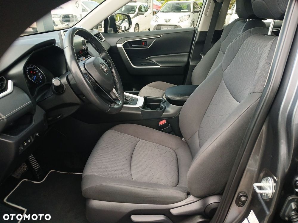 Toyota RAV4 - 9