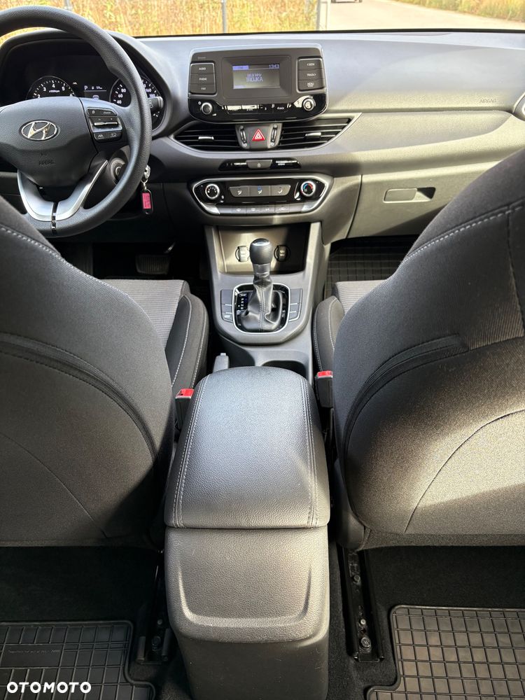 Hyundai i30 1.0 T-GDI Classic + DCT - 13
