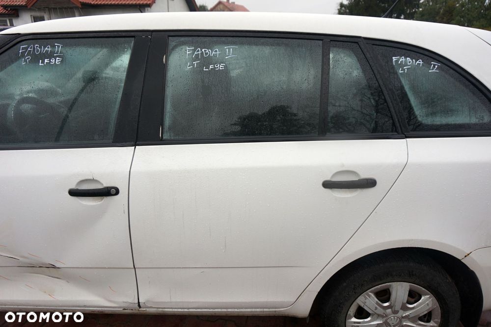 DRZWI TYLNE LEWE FABIA II 545 LIFT KOMBI LF9E  BIAŁY SKODA 2010-2014 - 1