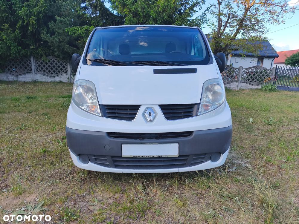 Renault TRAFIC - 2