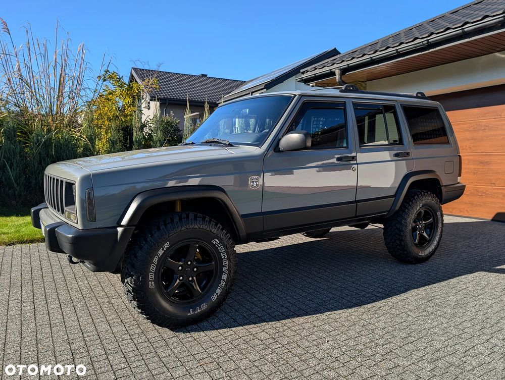 Jeep Cherokee 4.0 - 8