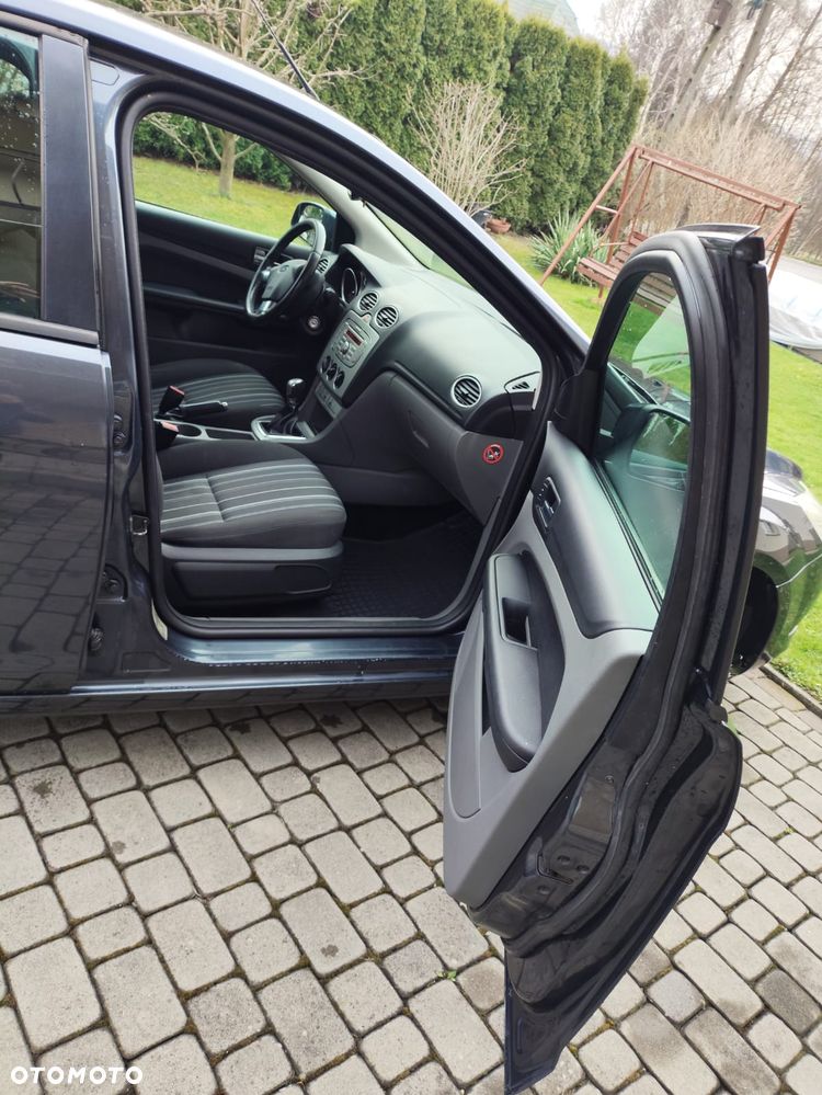 Ford Focus 1.8 TDCi Sport - 9
