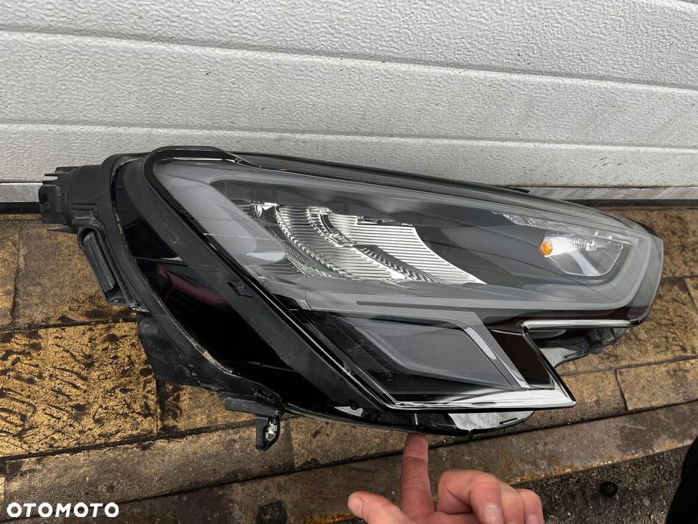 Lampa prawa przednia AUDI A3 8Y 8Y0 LED - 3