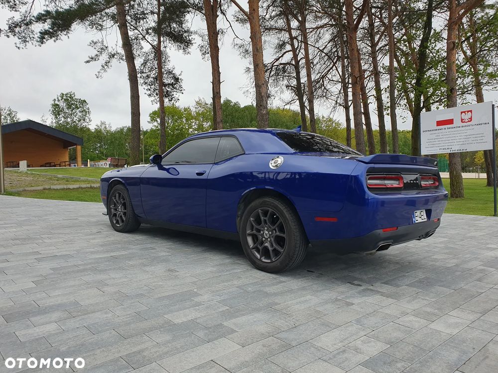 Dodge Challenger - 7