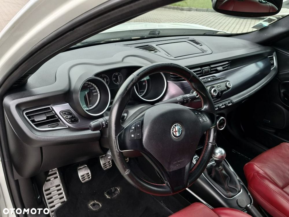 Alfa Romeo Giulietta - 12