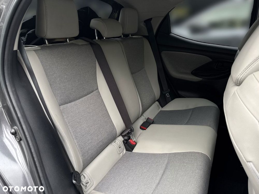 Toyota Yaris Hybrid 1.5 Executive - 16