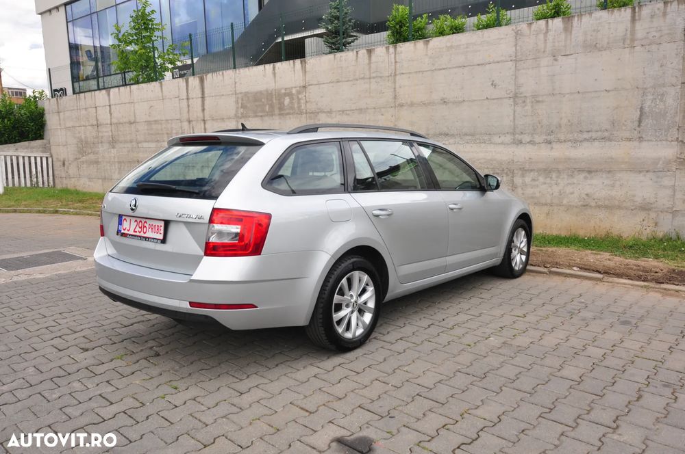 Skoda Octavia 2.0 TDI DSG Ambition - 4