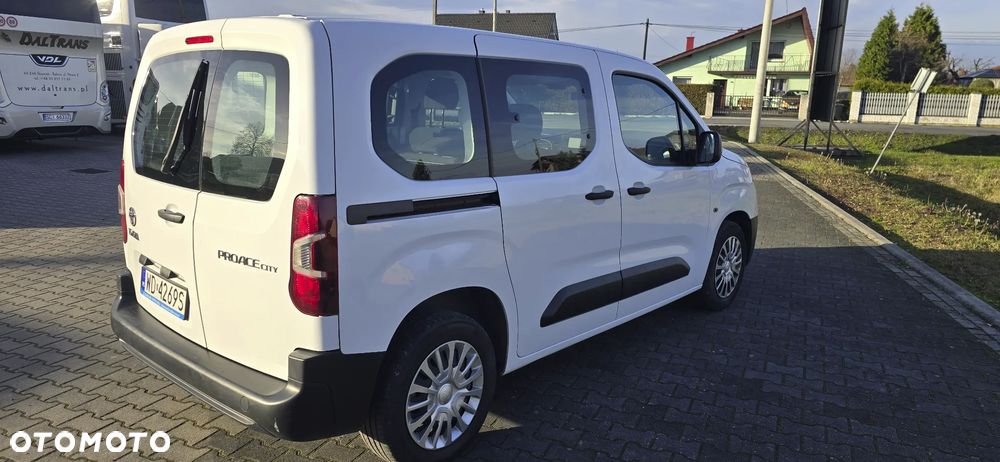 Toyota Proace City Verso 1.5 D-4D Business - 3