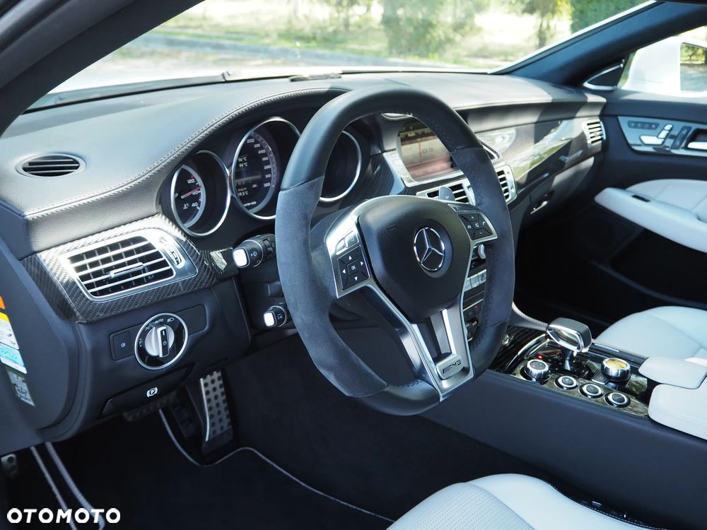 Mercedes-Benz CLS 63 AMG - 11