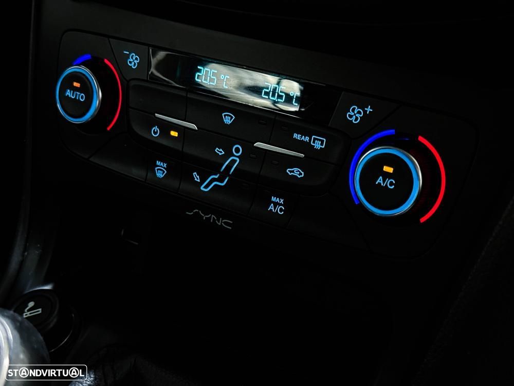 Ford Focus 1.6 TDCi Titanium — fotografia 35