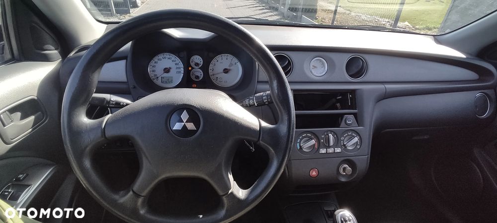 Mitsubishi Outlander 2.0 2WD Invite - 12