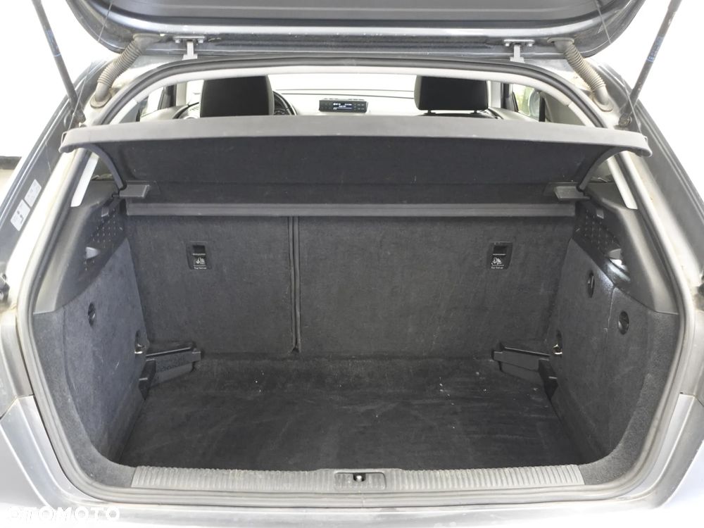 Audi A3 Sportback 2.0 TDI Ambiente - 23