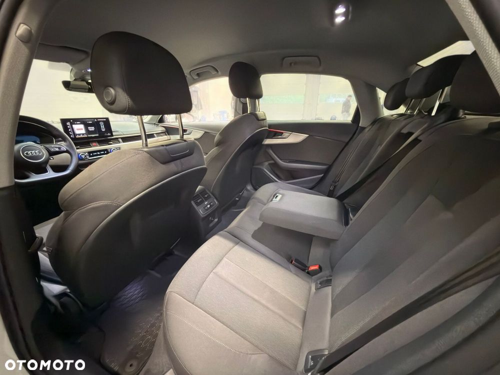 Audi A4 Limousine - 27