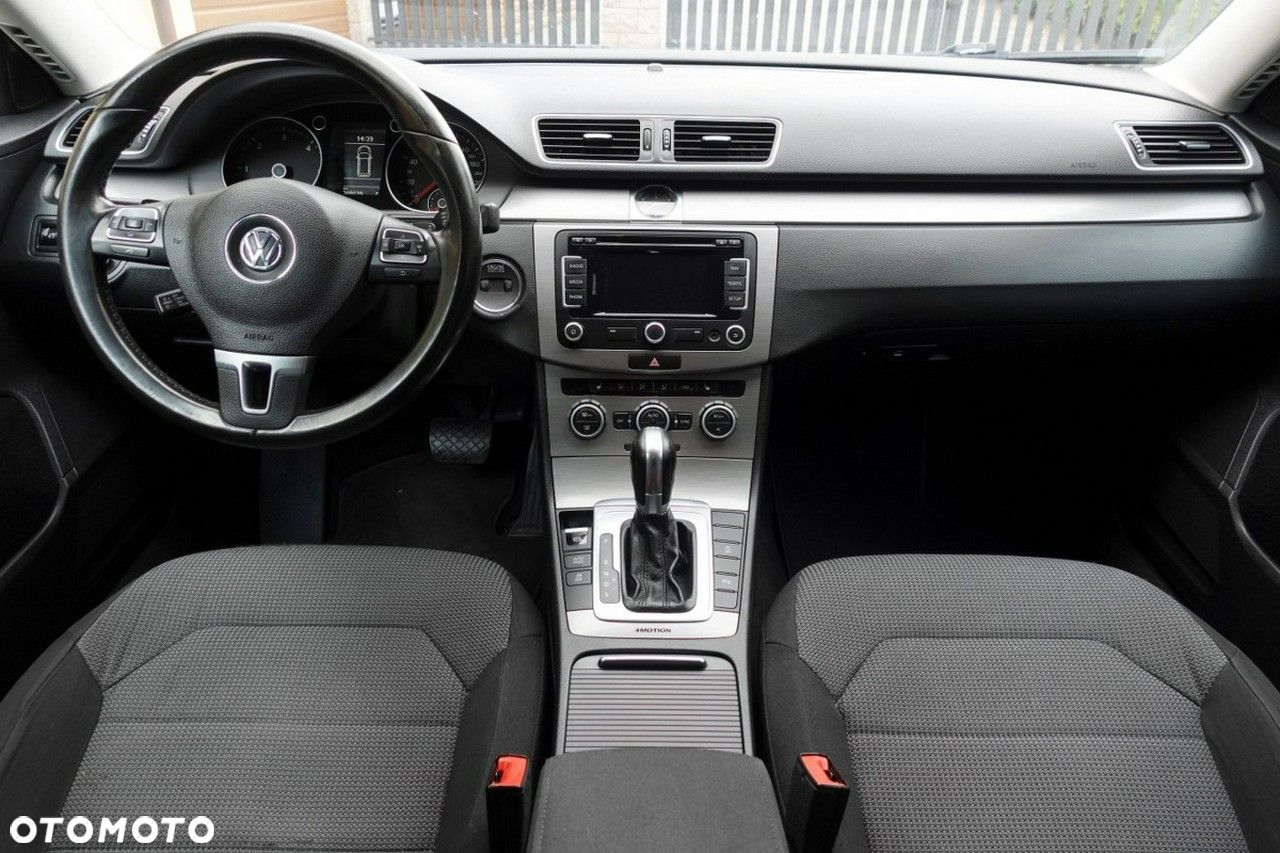 Volkswagen Passat - 14