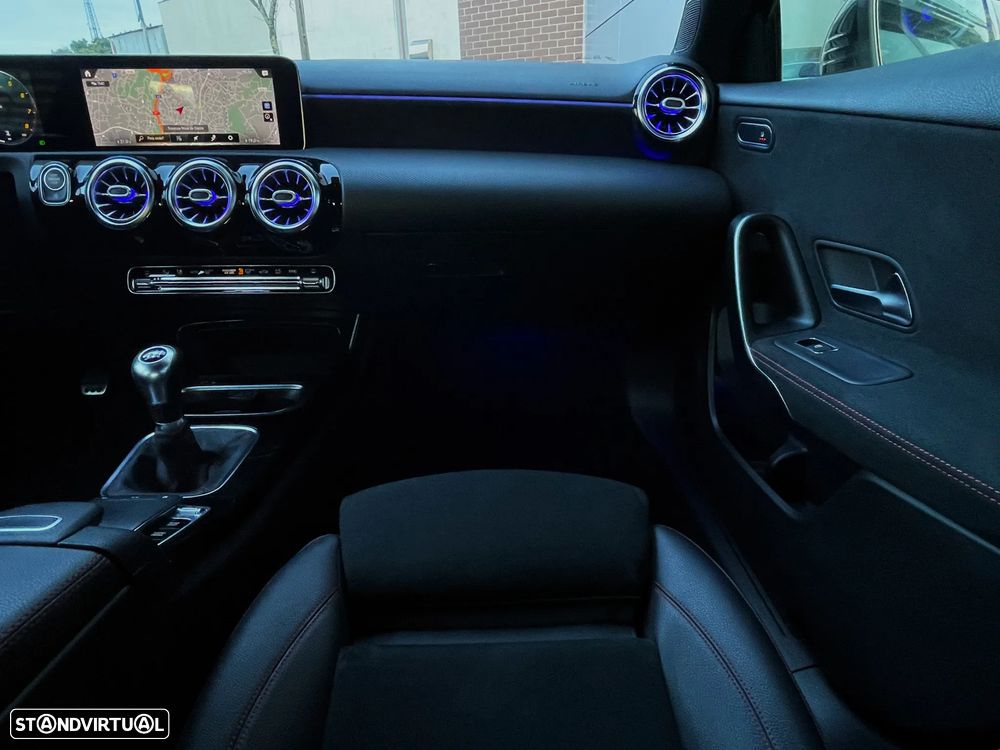 Mercedes-Benz A 200 AMG Line - 20