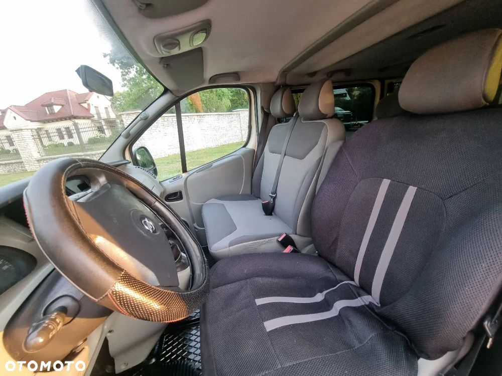 Opel Vivaro - 11