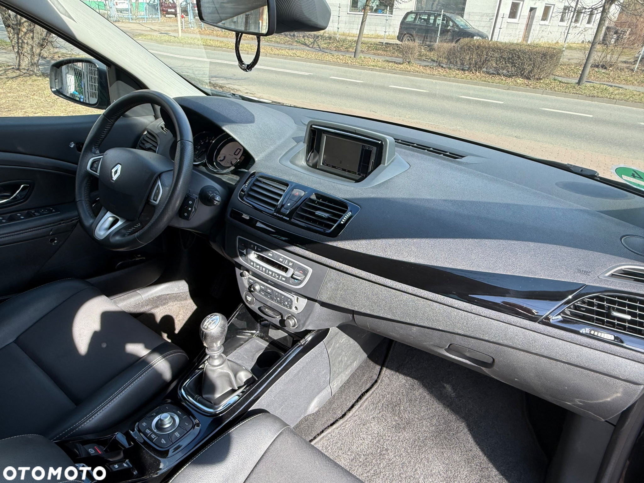 Renault Megane Grandtour ENERGY TCe 115 Start & Stop Bose Edition - 4