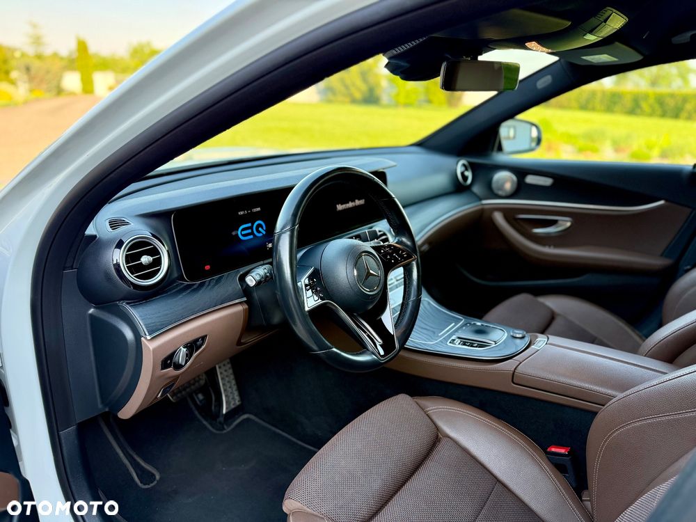 Mercedes-Benz Klasa E 300 de AMG - 20
