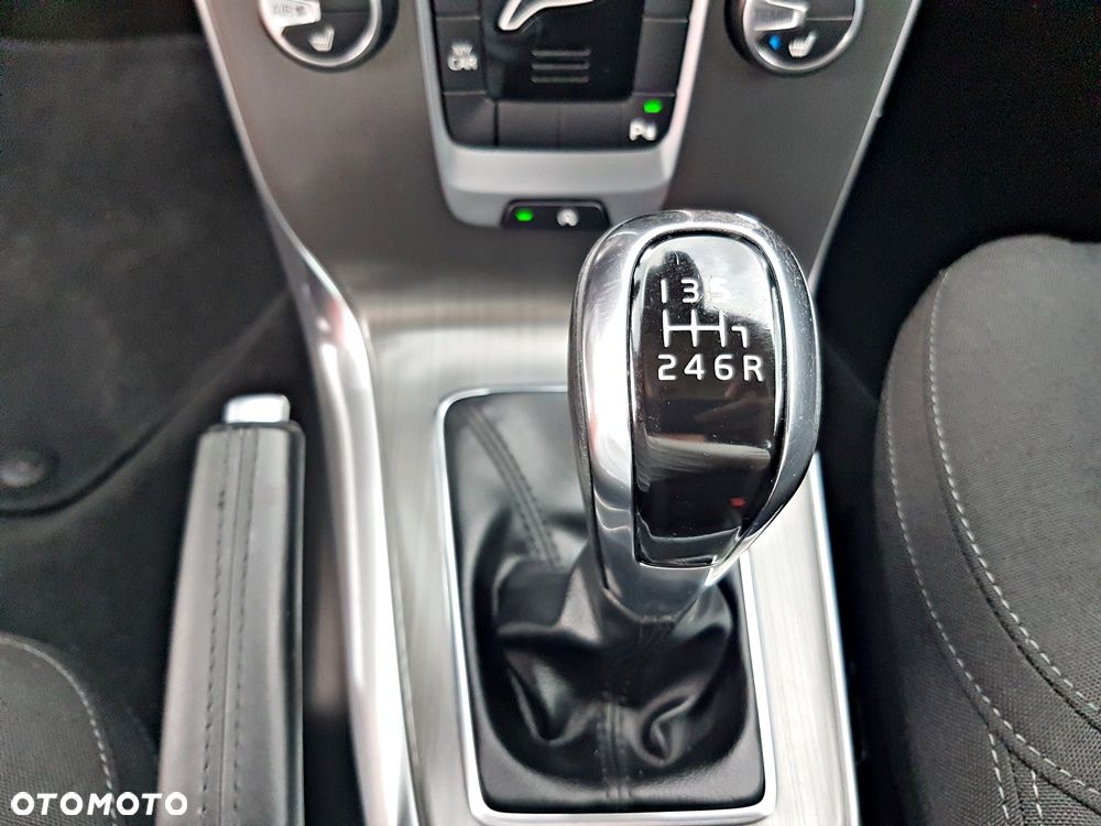Volvo V40 T2 Drive-E Momentum - 20