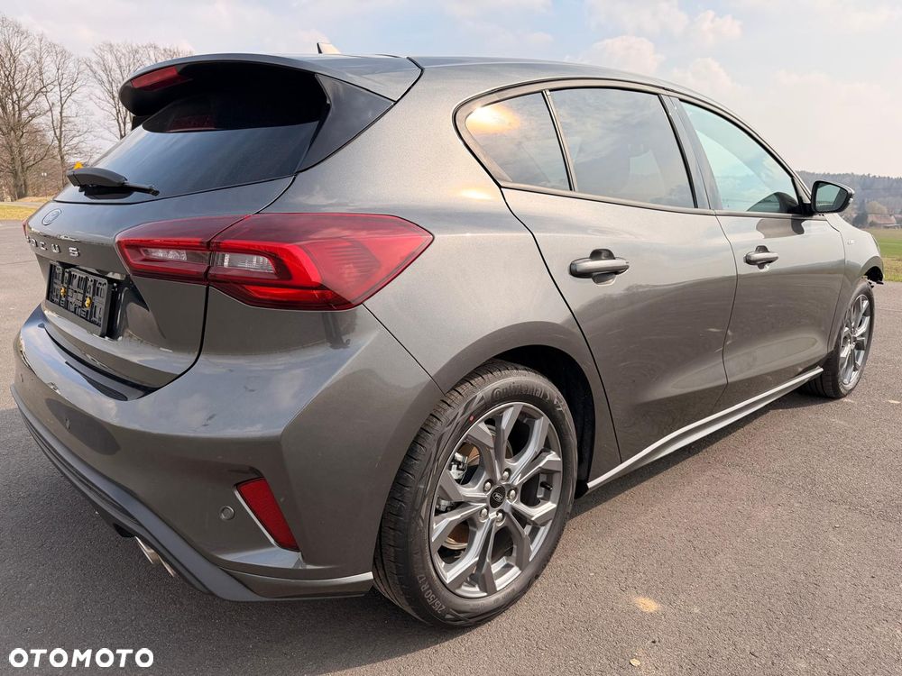 Ford Focus 1.0 EcoBoost Hybrid ST-LINE - 1