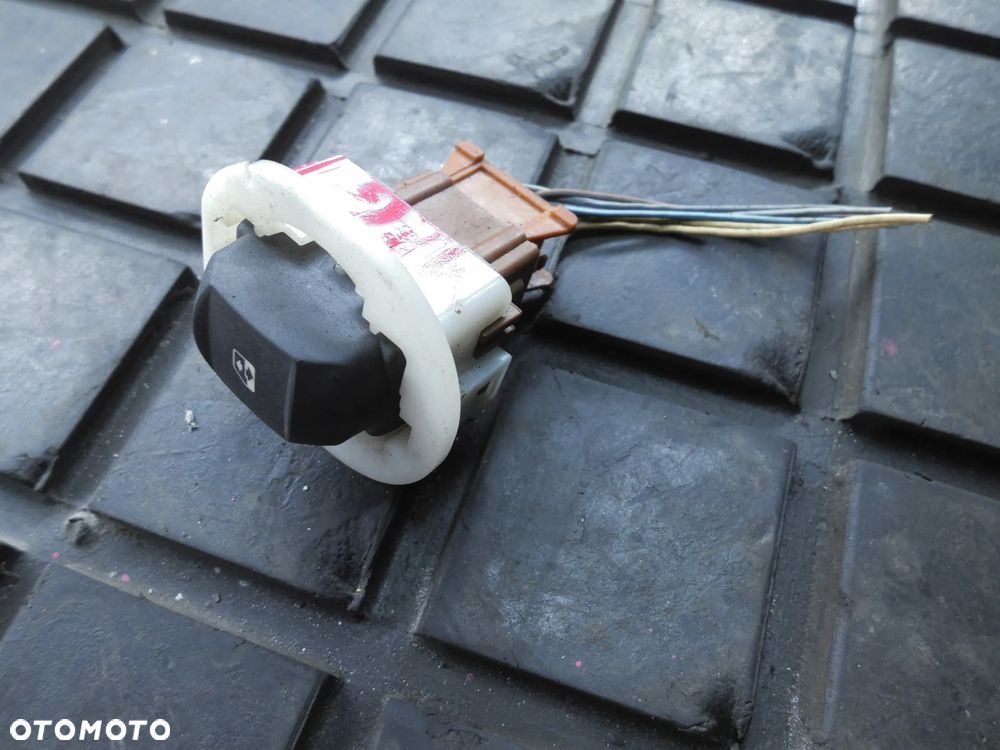 PRZYCISK PRZEŁĄCZNIK SZYBY TYŁ RENAULT MEGANE II - 1