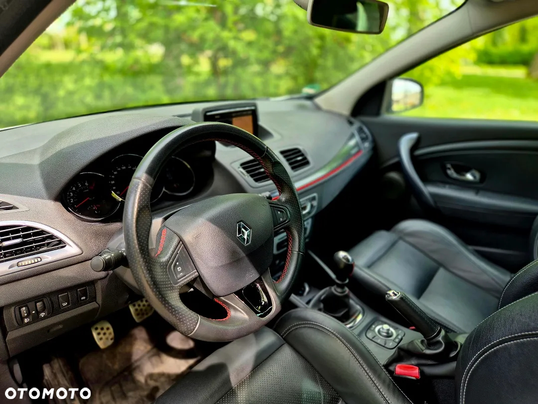 Renault Megane GT 220 - 12