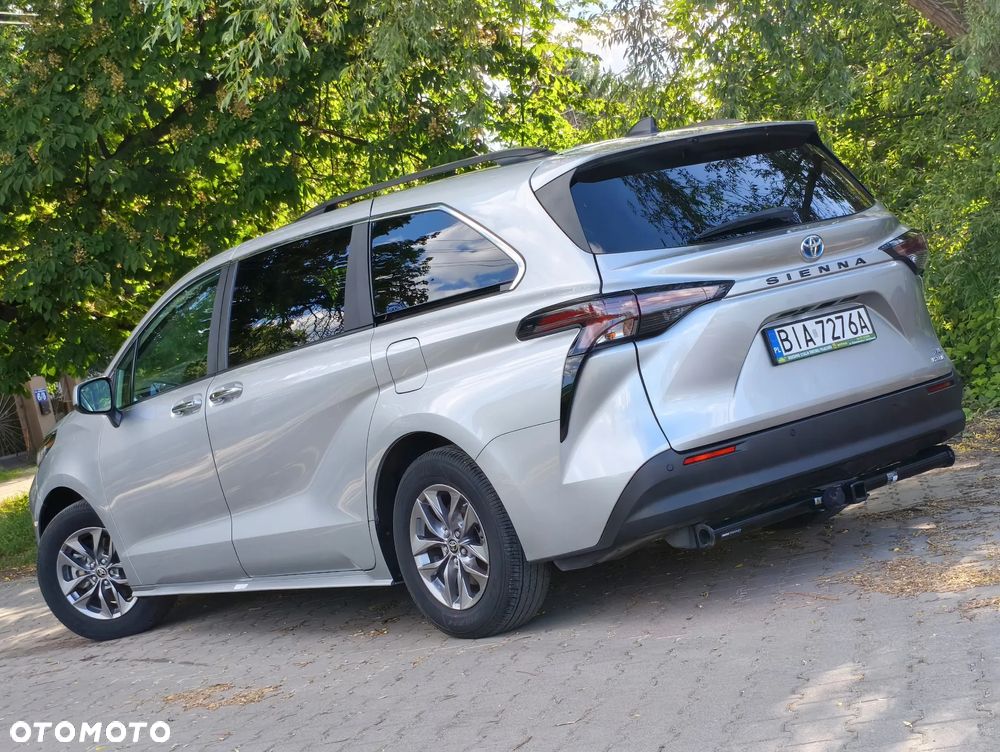Toyota Sienna - 3