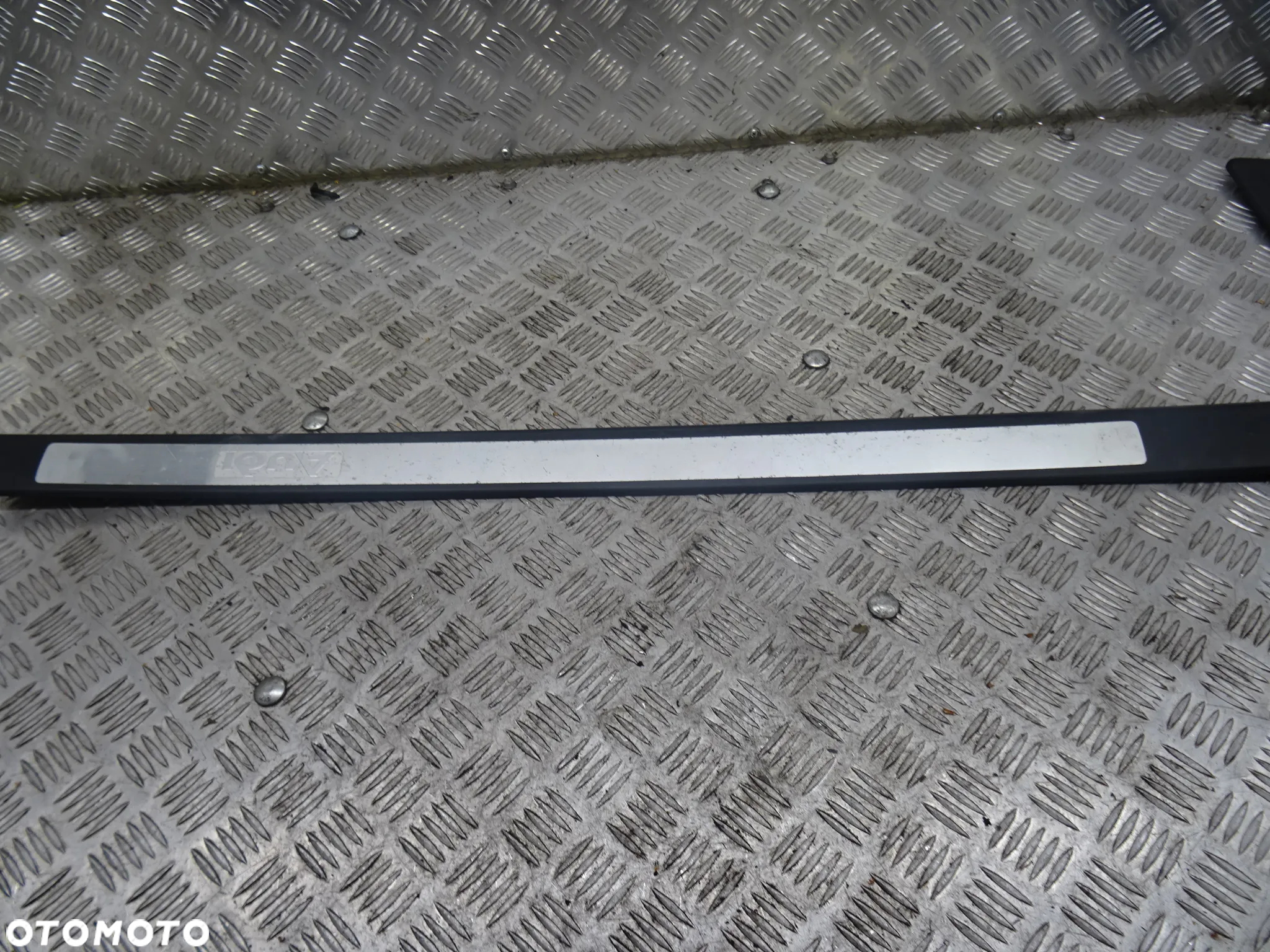 AUDI A3 8P 03-07 2.0 TDI LISTWA PROGOWA PRAWA LEWA 8P3853491D - 2