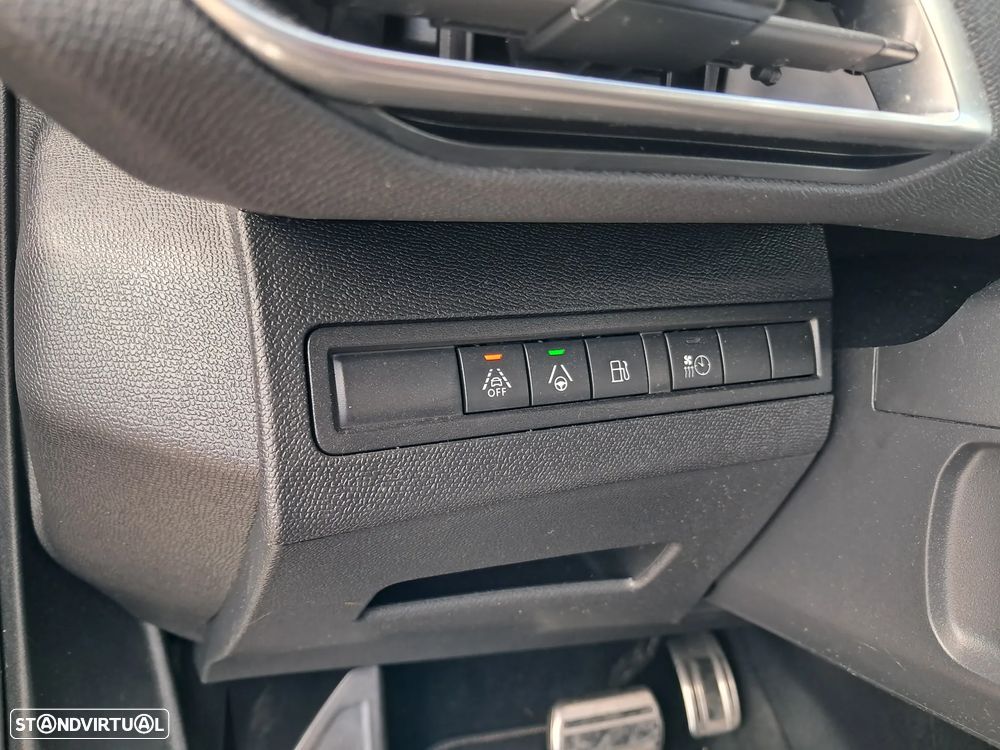 Peugeot 3008 1.6 Hybrid GT Pack e-EAT8 - 29