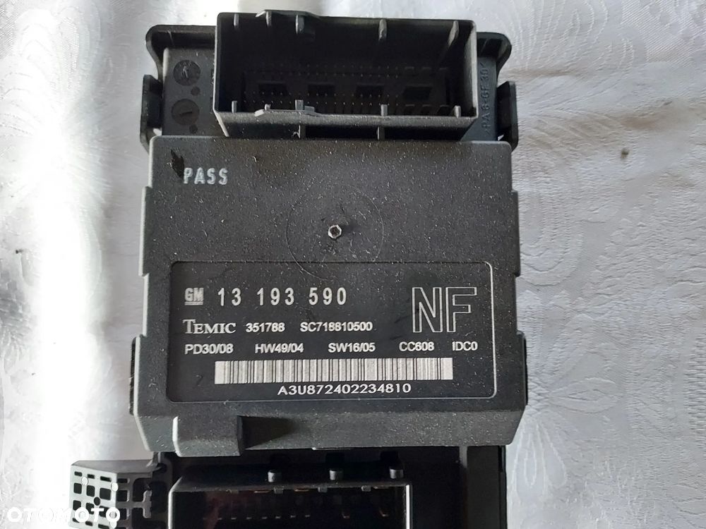 Moduł centralka bezpieczników BSI Opel Vectra C GM 460 023 260 - 4