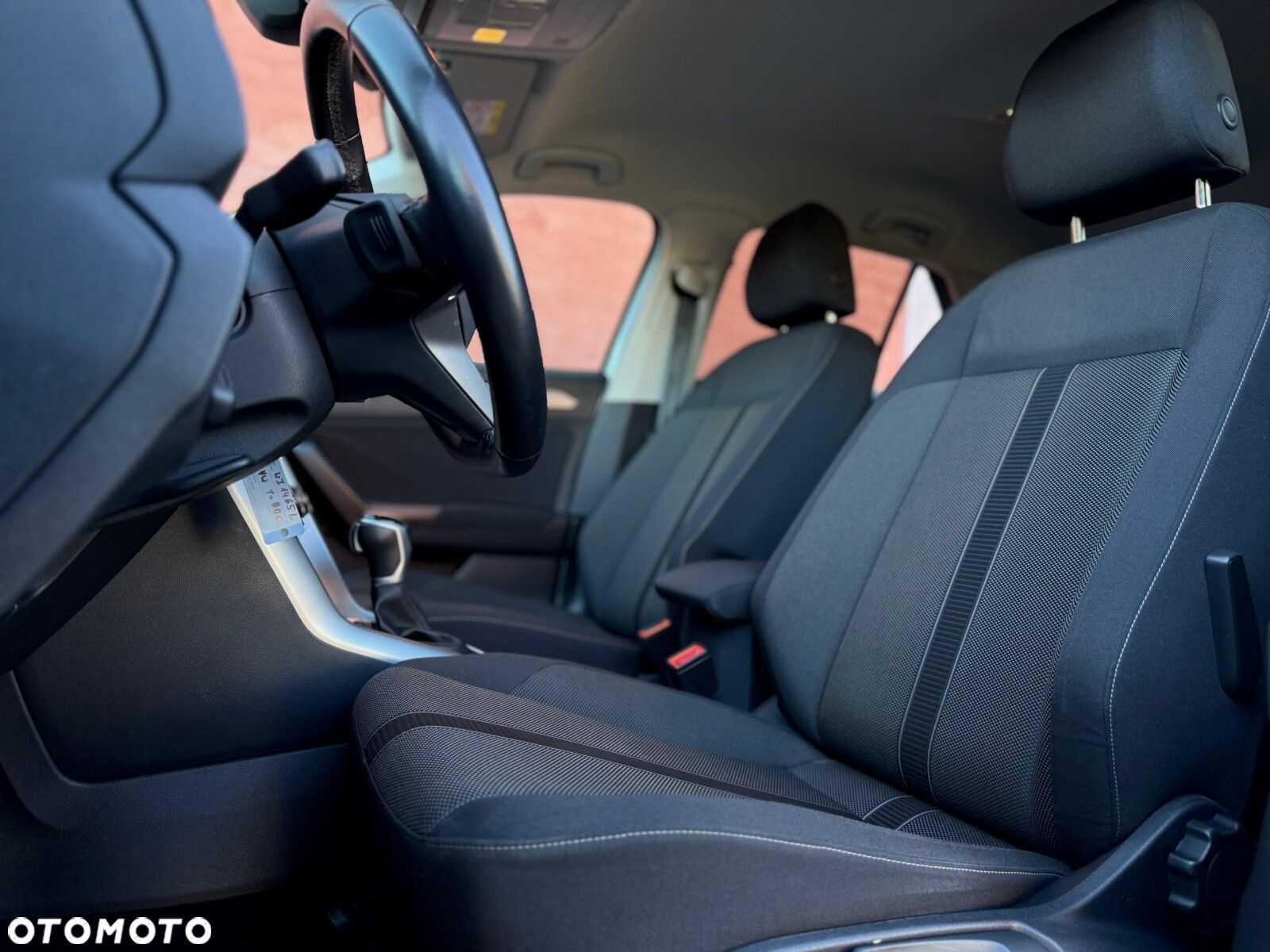 Volkswagen T-Roc - 8