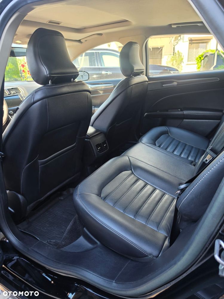 Ford Fusion - 14