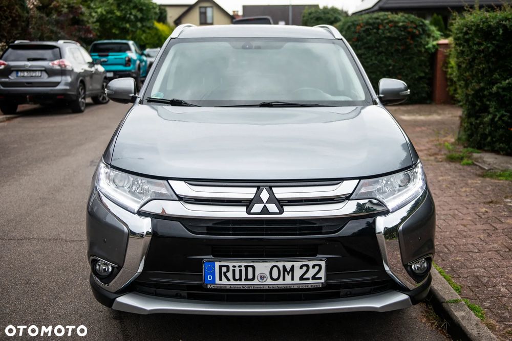 Mitsubishi Outlander 2017 photo 2