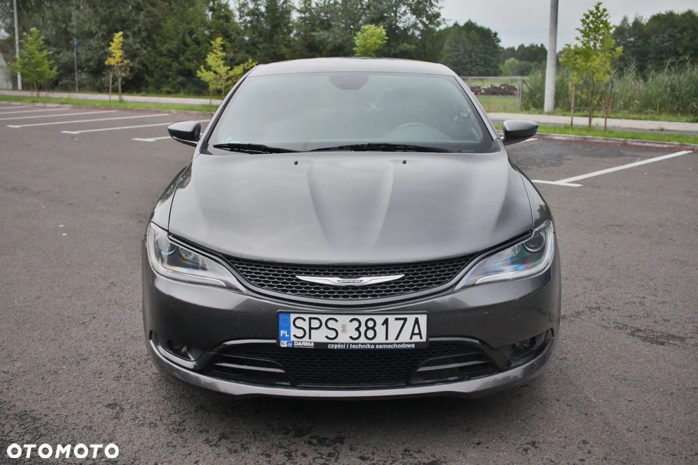 Chrysler 200 - 1