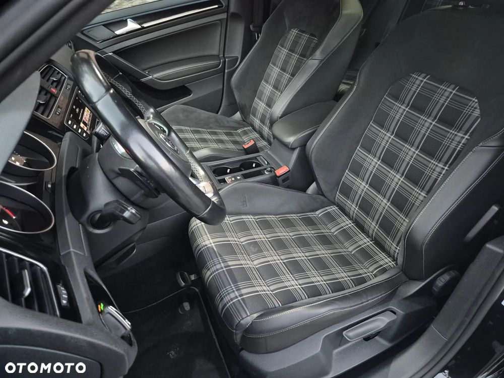 Volkswagen Golf 2.0 TDI BMT GTD DSG - 8
