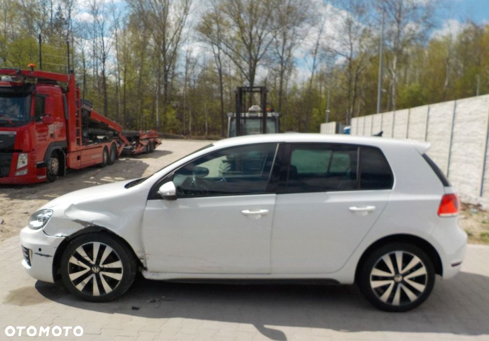 Volkswagen Golf - 10