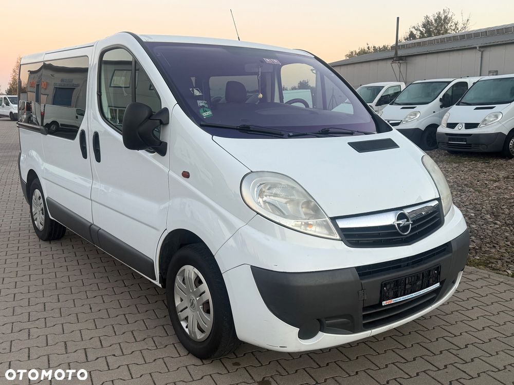 Opel Vivaro 2011 photo 2