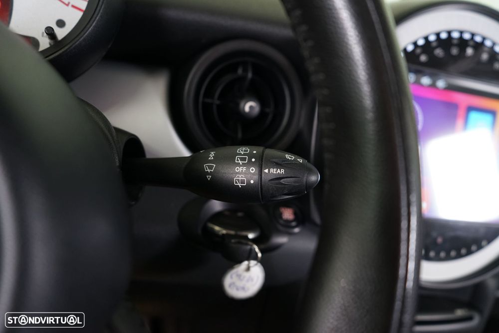 MINI 3 Portas One D - 14