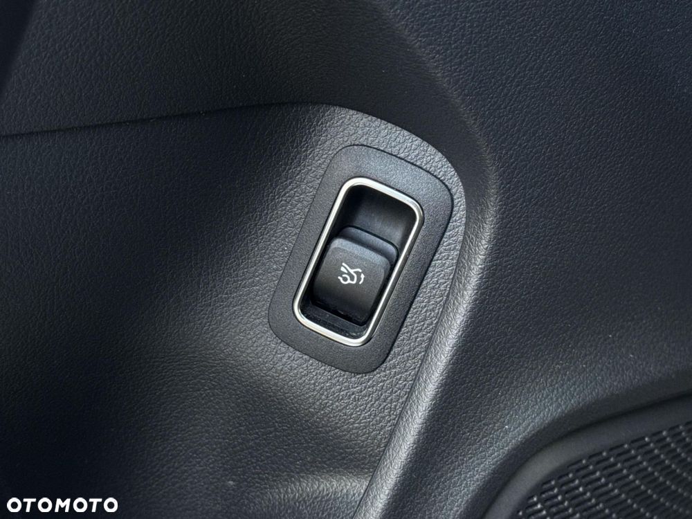 Mercedes-Benz CLA - 23