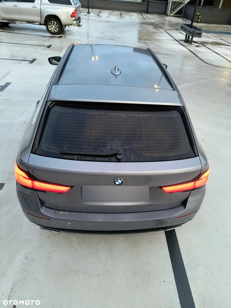 BMW Seria 5 520d xDrive - 9