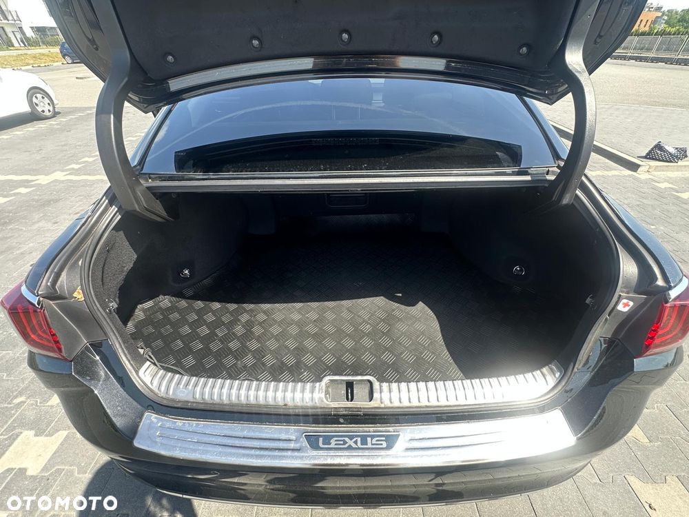 Lexus ES 300h Business Line - 12