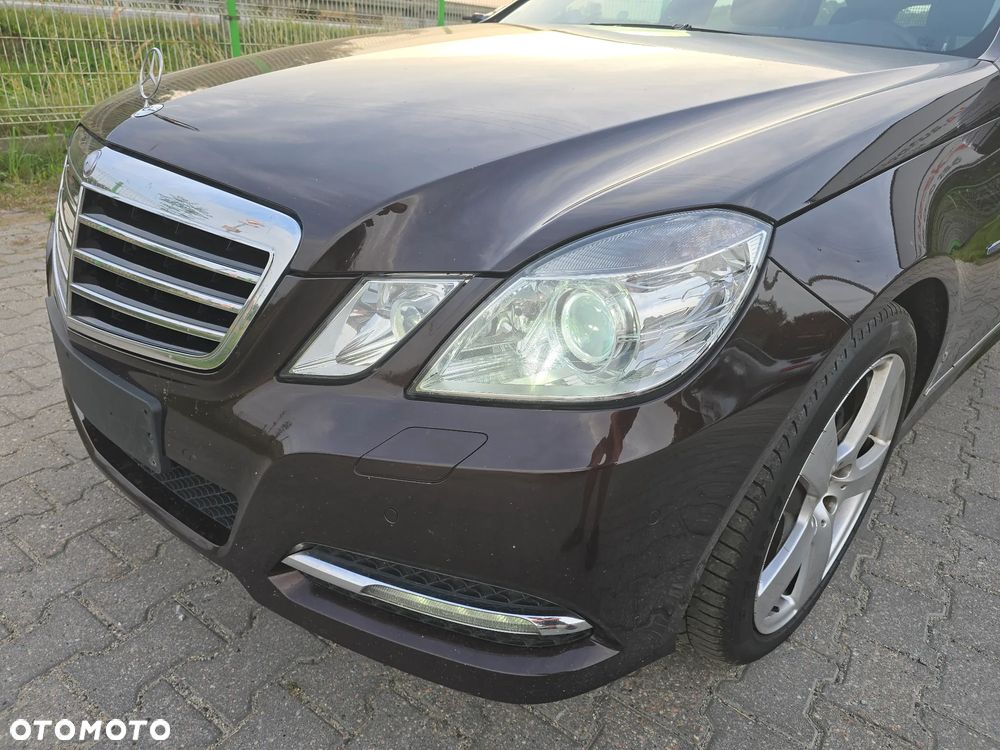Mercedes-Benz Klasa E 200 CGI BlueEffICIENCY Avantgarde - 15