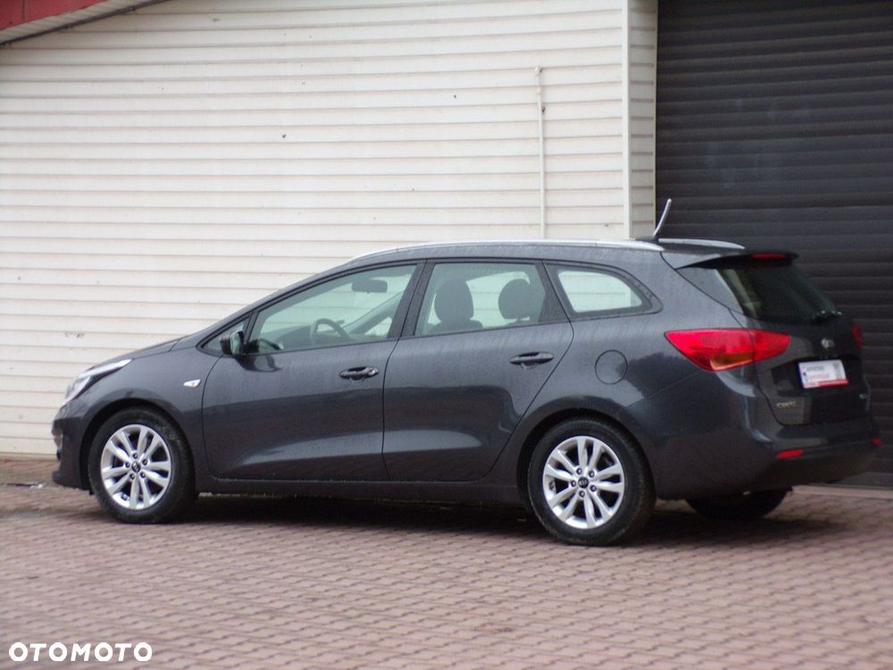 Kia Ceed - 10